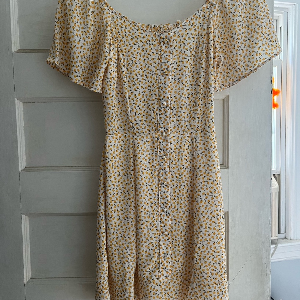 cute and comfy summer dress never worn